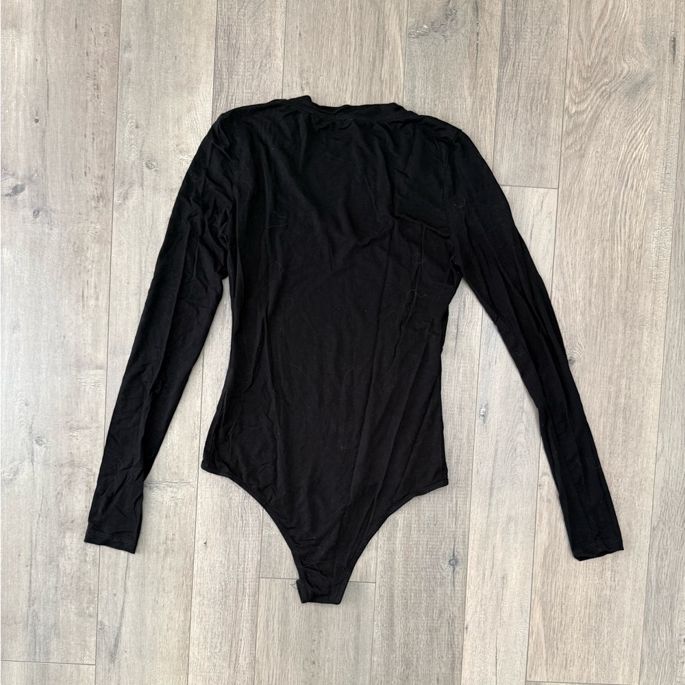 Bundle of 3 Long Sleeve V-Neck Bodysuits Size XS - Picture 8 of 11